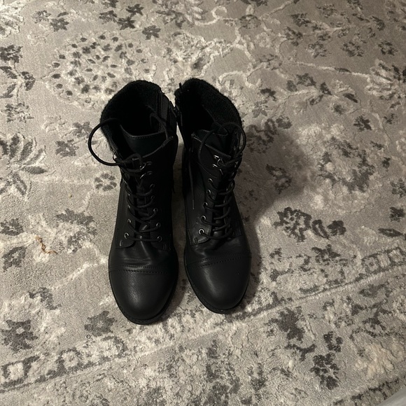 Torrid lace up boots - Picture 1 of 3